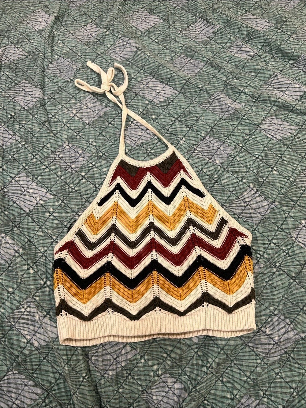 FOREVER 21 Geometric Knit Halter Top Size Medium